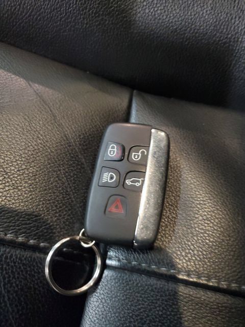 Used 2015 Land Rover LR2 AWD/4WD image 30