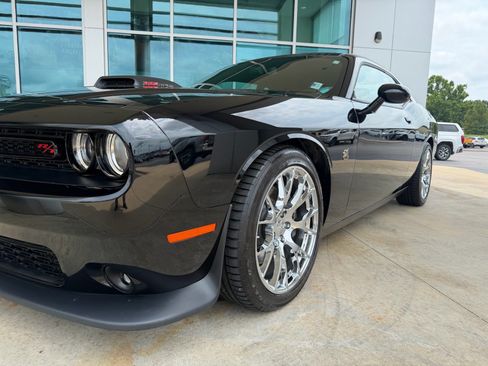 Used 2023 Dodge Challenger R/T Scat Pack w/ Plus Package RWD image 8