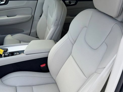 New 2026 Volvo XC60 T8 Ultra w/ Protection Package Premier AWD/4WD image 18