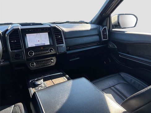 Used 2020 Ford Expedition Limited image 27