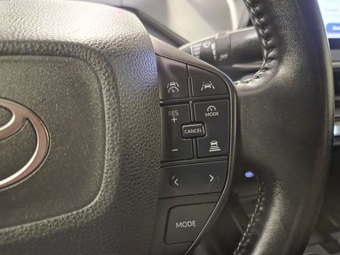 Used 2023 Toyota Prius LE FWD image 19