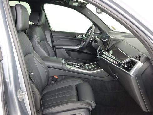 Used 2025 BMW X5 M60i image 13