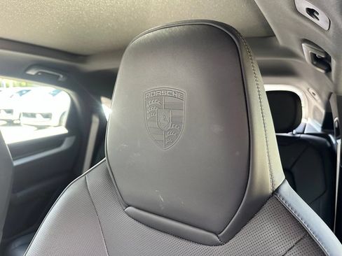 Certified 2024 Porsche Cayenne Coupe AWD/4WD image 22