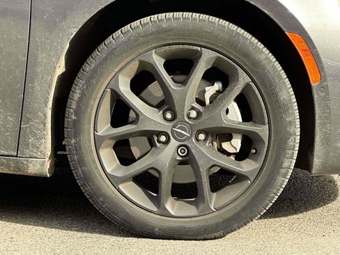 Used 2022 Chrysler Pacifica Limited w/ S Appearance Package image 7