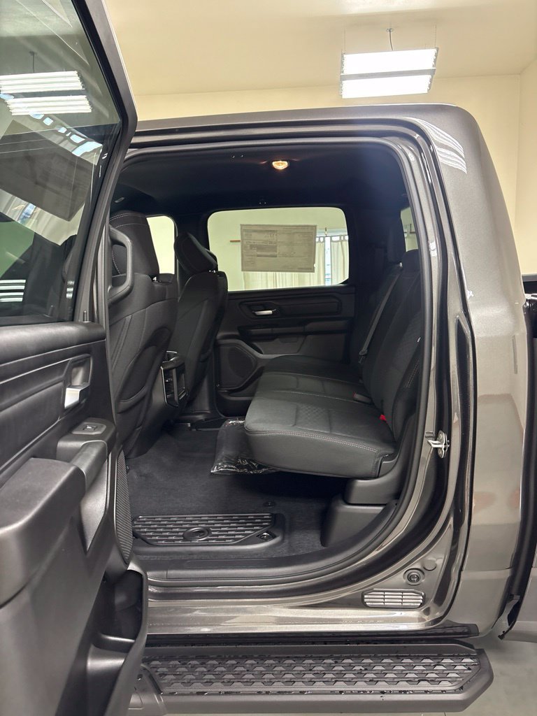New 2027 RAM 1500 Express AWD/4WD image 21