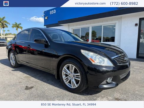 Used 2015 INFINITI Q40 w/ Moonroof Package RWD image 1