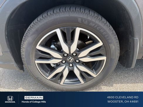Used 2020 Honda Pilot Touring image 11
