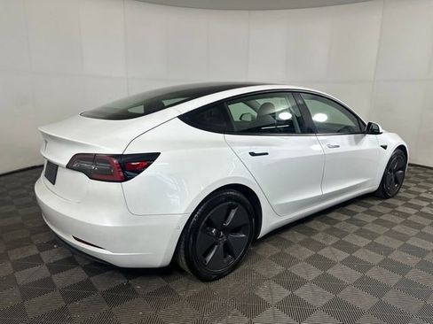 Used 2021 Tesla Model 3 Standard Range Plus image 3