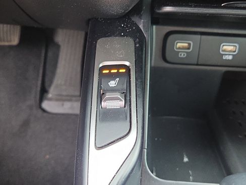 Used 2023 Kia Sorento X-Line EX image 19