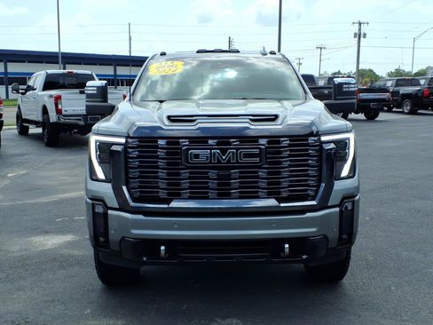 Used 2024 GMC Sierra 3500 Denali Ultimate AWD/4WD image 8