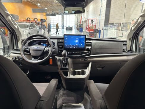 Used 2023 Ford Transit 350 XLT image 15
