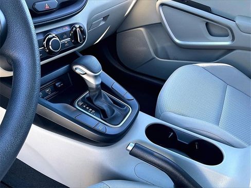 Used 2023 Kia Soul LX w/ LX Technology Package image 19