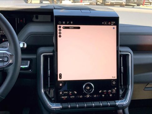 Used 2025 GMC Yukon Denali AWD/4WD image 7