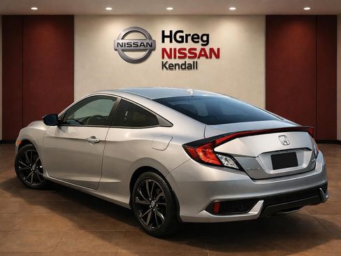 Used 2020 Honda Civic Sport image 2