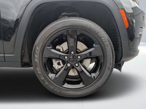 Used 2023 Jeep Grand Cherokee L Laredo AWD/4WD image 10