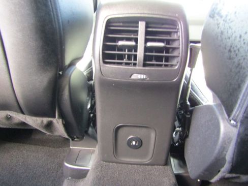 Used 2025 Ford Escape Platinum w/ Premium Technology Package AWD/4WD image 31