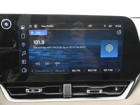 Used 2025 Chevrolet Equinox LT w/ Convenience Package II FWD image 11