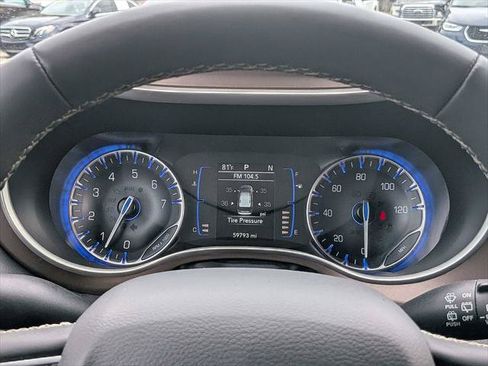 Certified 2022 Chrysler Voyager LX FWD image 29