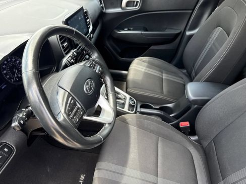 Used 2020 Hyundai Venue SEL w/ Convenience Package FWD image 19