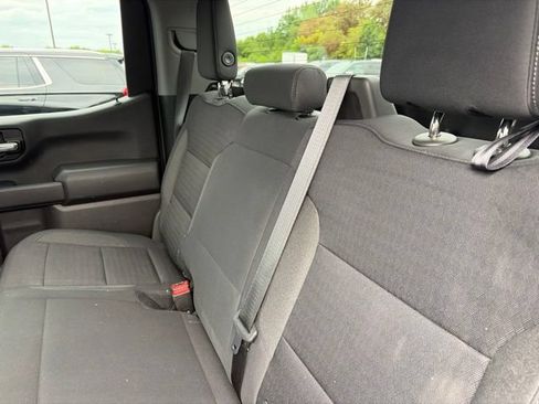 Used 2022 Chevrolet Silverado 1500 Custom Trail Boss w/ LPO, Dark Essentials Package AWD/4WD image 9