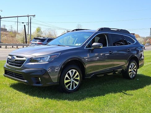 Used 2022 Subaru Outback Premium w/ Popular Package #1 image 3