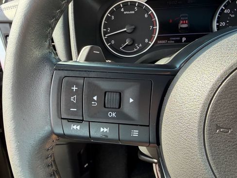 Used 2024 Nissan Rogue SV w/ SV Premium Package FWD image 25