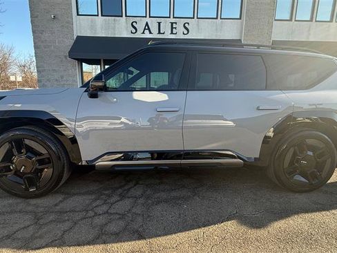 Used 2026 Kia EV9 GT-Line image 2