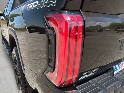 Used 2025 Toyota Tundra Limited w/ TRD Off-Road Package AWD/4WD image 29