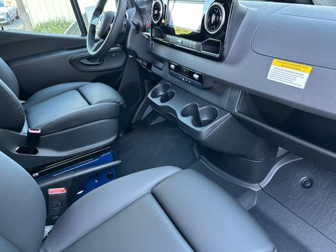 New 2025 Mercedes-Benz Sprinter 2500 image 18
