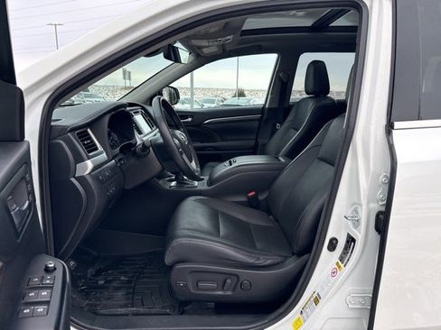 Used 2018 Toyota Highlander Limited Platinum image 23