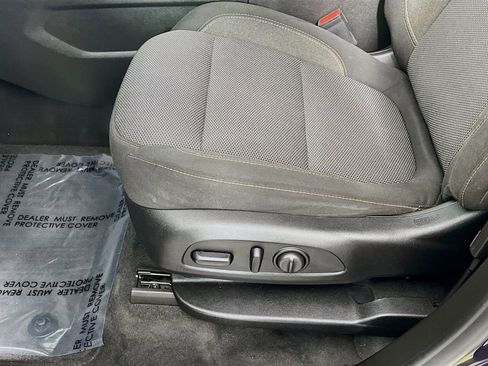 Used 2020 Chevrolet Traverse LT w/ Driver Confidence II Package image 18