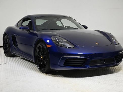 Used 2024 Porsche 718 Cayman image 9
