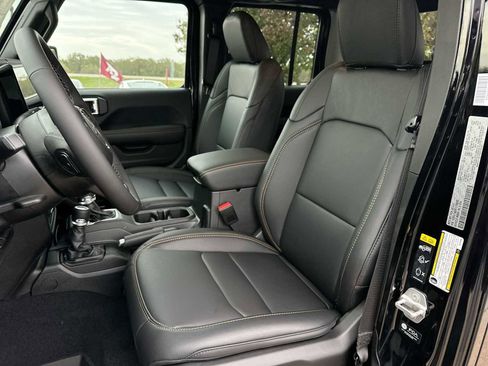 New 2026 Jeep Gladiator Sport image 17