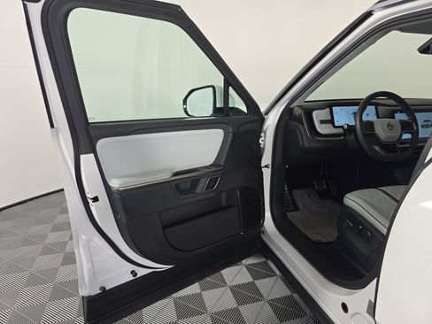 Used 2023 Rivian R1S Adventure image 17