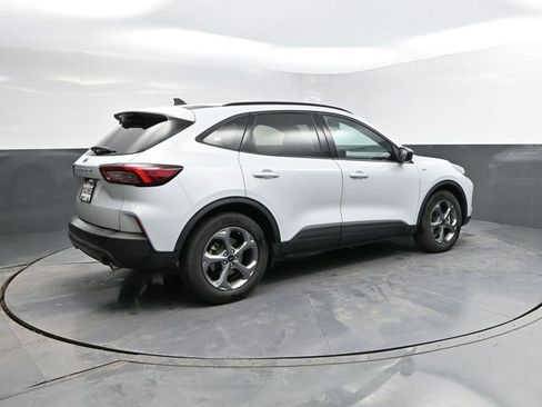 Used 2025 Ford Escape ST-Line image 10