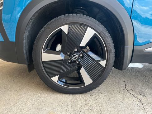 Certified 2025 Nissan Kicks SR AWD/4WD image 27