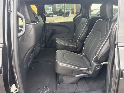 New 2026 Chrysler Pacifica Limited AWD/4WD image 26