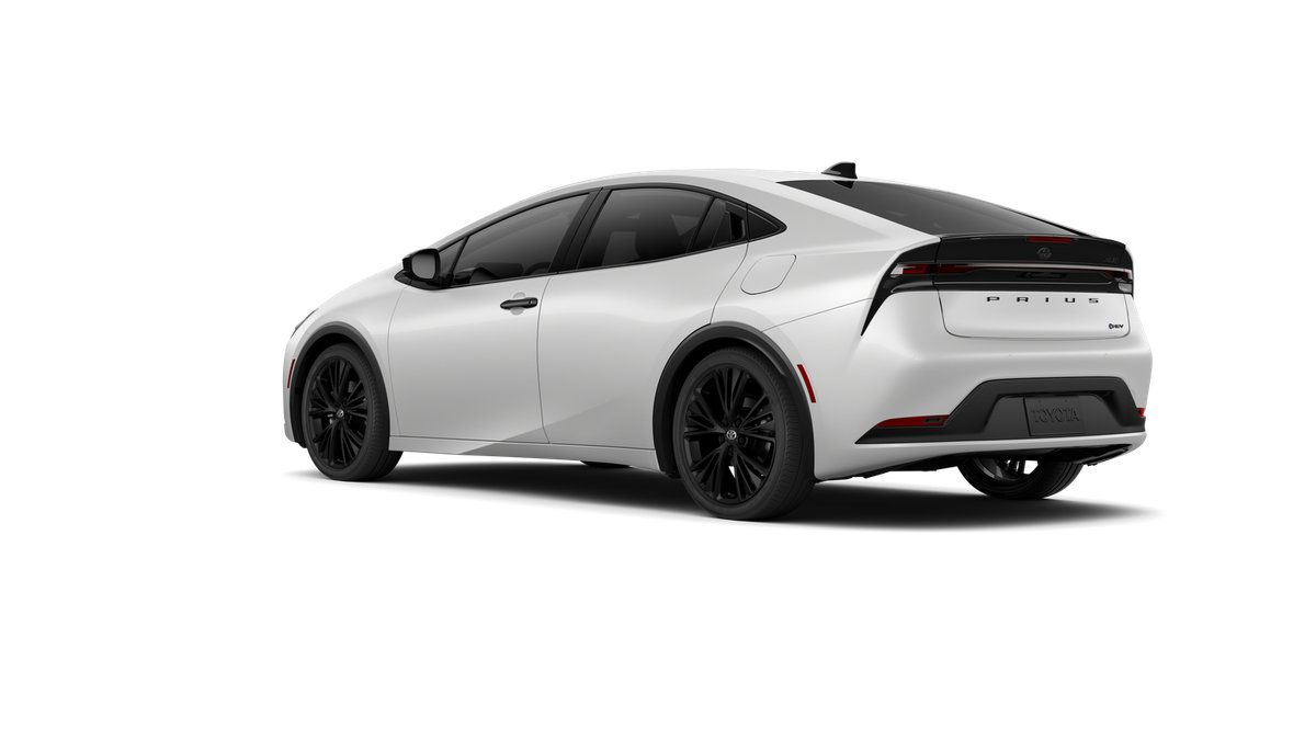 New 2027 Toyota Prius FWD image 8
