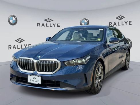 Used 2026 BMW 530i xDrive w/ Premium Package AWD/4WD image 3