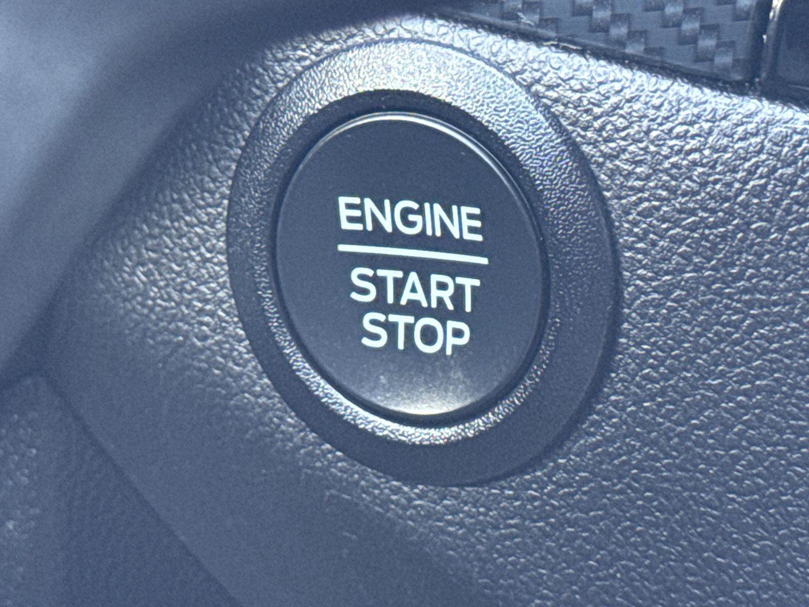 Used 2025 Ford Escape ST-Line Select AWD/4WD image 26