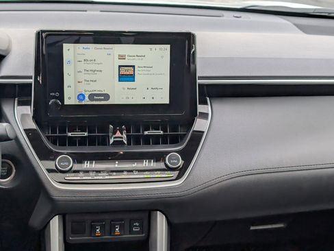 Used 2023 Toyota Corolla Cross XLE w/ Convenience Package image 18