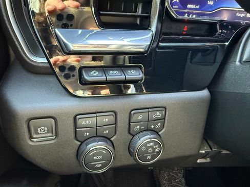 Used 2024 Chevrolet Silverado 3500 High Country w/ Technology Package AWD/4WD image 17