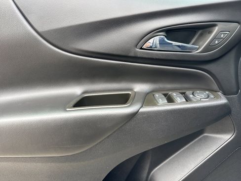 Used 2023 Chevrolet Equinox LT image 11