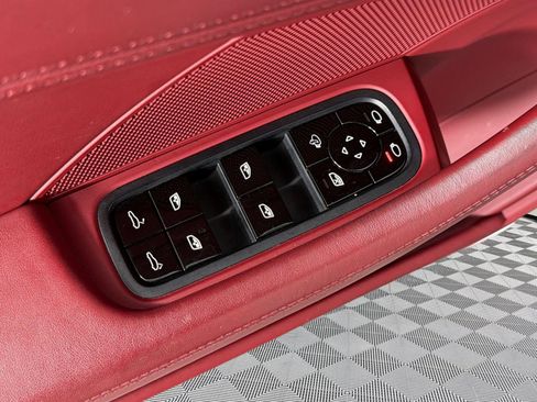 Certified 2019 Porsche Panamera image 14