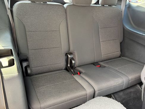 Used 2024 Chevrolet Traverse LT AWD/4WD image 12