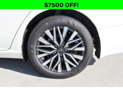 New 2025 Nissan Altima 2.5 SV image 28