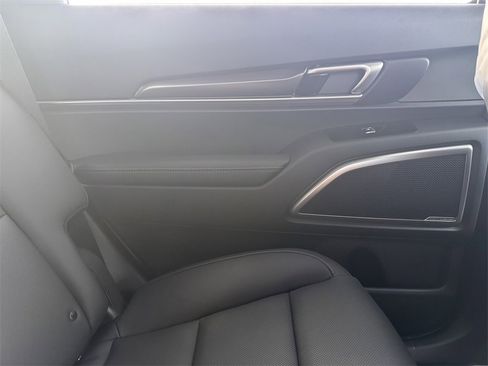 New 2025 Kia Telluride S image 27