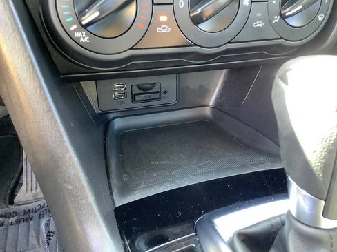 Used 2016 MAZDA MAZDA3 i Sport FWD image 37