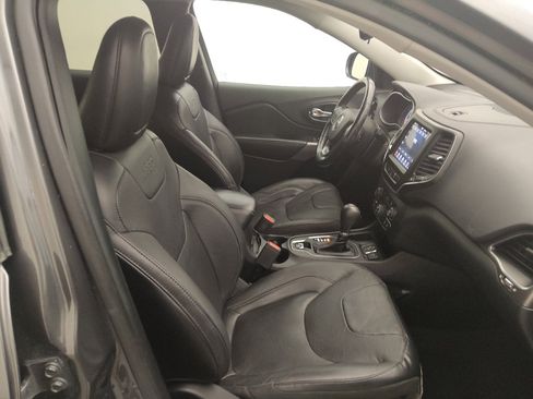 Used 2021 Jeep Cherokee Latitude Lux w/ Comfort/Convenience Group FWD image 21