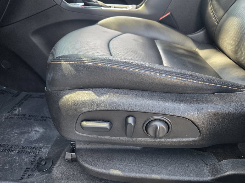 Used 2018 Chevrolet Equinox Premier AWD/4WD image 30